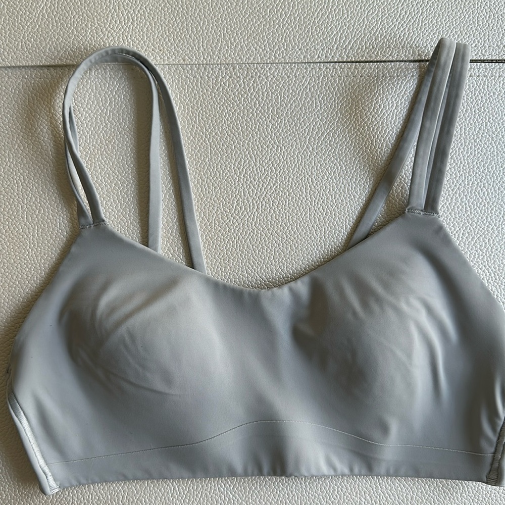 Lululemon like a cloud bra sz6